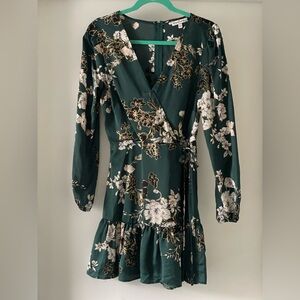 Xtraordinary Green Long Sleeve Wrap Dress with V-Neck